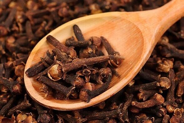 Cloves destroy the eggs and larvae of the parasite